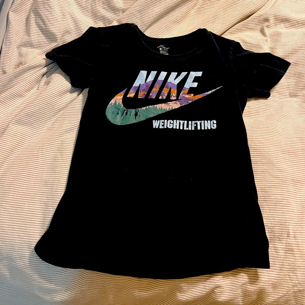 Nike lifting shirt